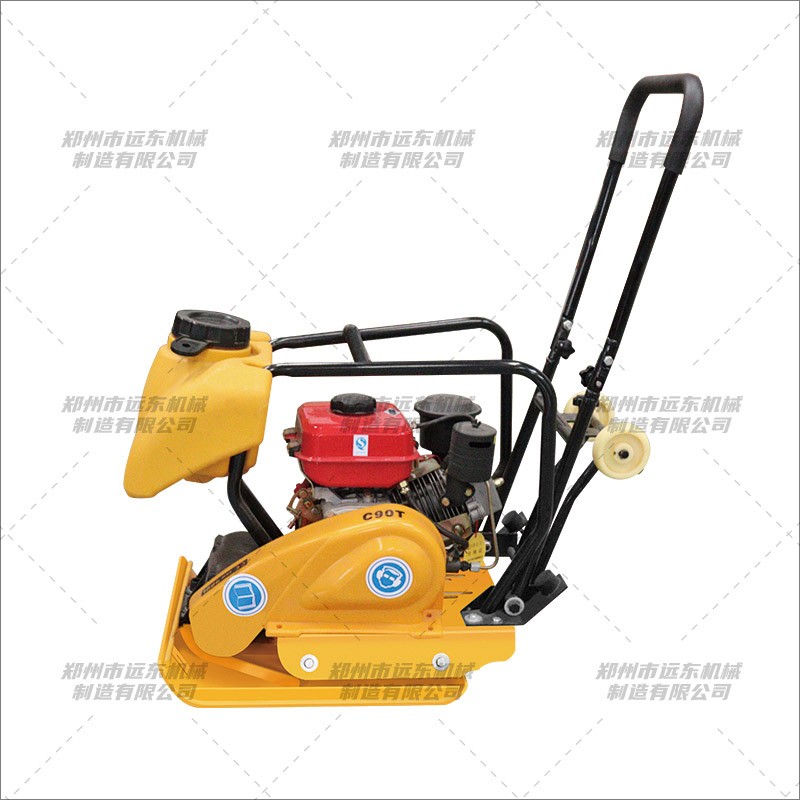 C90T型柴油款平板夯(图1) C90T型柴油款平板夯(图1)