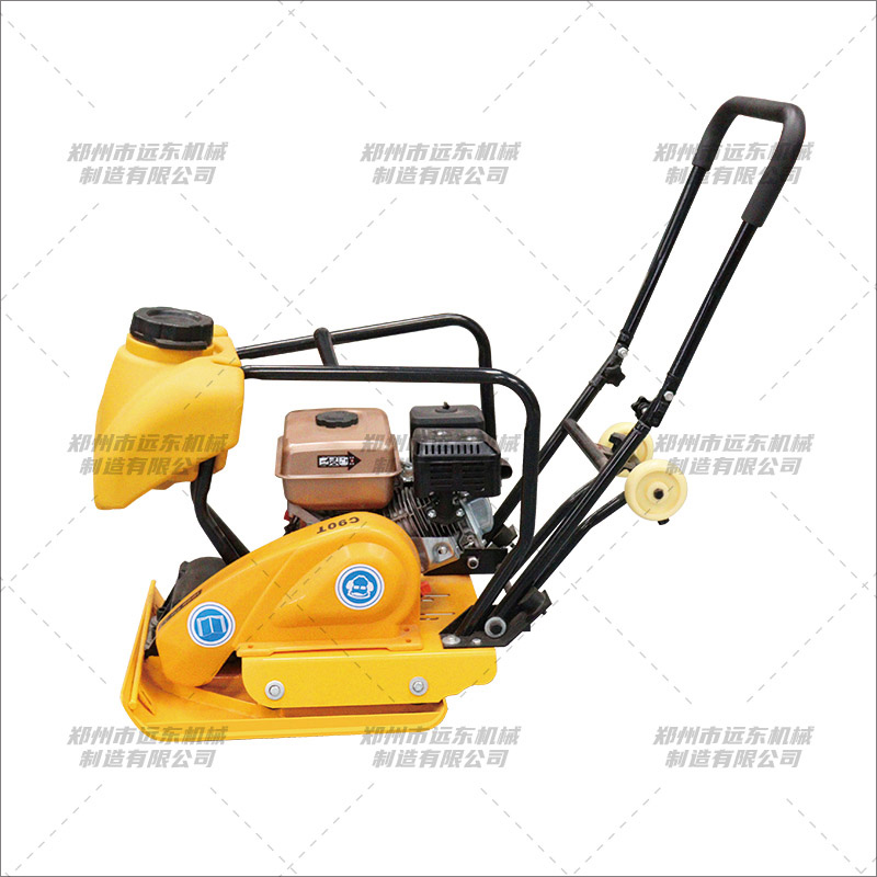 C90T型汽油款平板夯(图1) C90T型汽油款平板夯(图1)